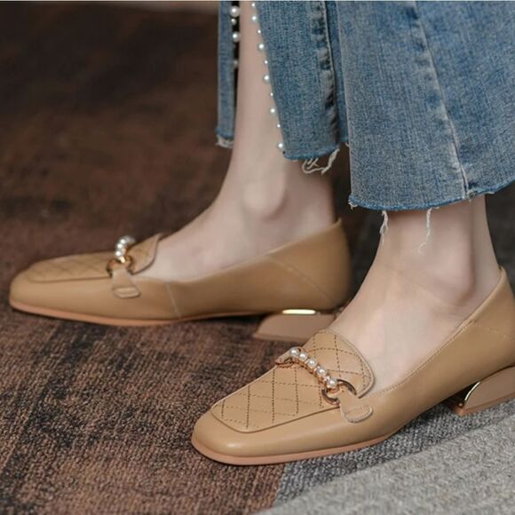 BRAND NEW JONES  NEW YORK CHAIN LINING WOMEN'S LOAFERS - Picture 1 of 15